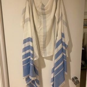 Luxurious Italian wrap with sleeves